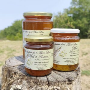 Miel de France récolté dans le Gard, saveurs florales d’acacia, tilleul et fleurs de printemps – douceur et intensité.