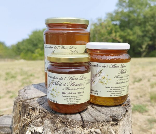 Miel de France récolté dans le Gard, saveurs florales d’acacia, tilleul et fleurs de printemps – douceur et intensité.